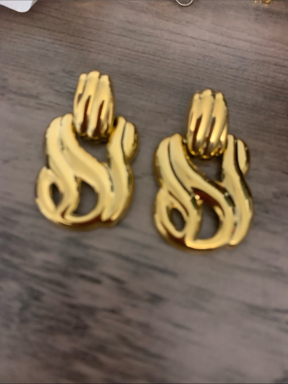 VTG 80s Gold-Tone Sculpted Drop Earrings never worn - Women Jewelry